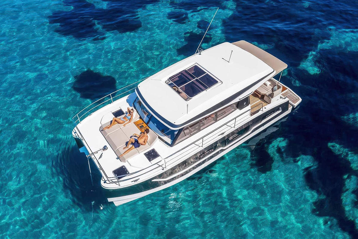 Аренда моторного катамарана Fountaine Pajot 40 на Пхукете - вид сверху